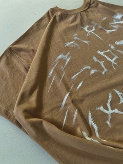 Remera “Grafiti” en internet