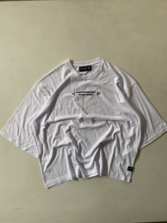 Remera Off Limits “Boxy” en internet