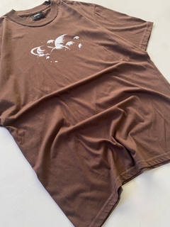 Remera Cosmic MD marron en internet