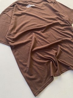 Imagen de Remera Cosmic MD marron