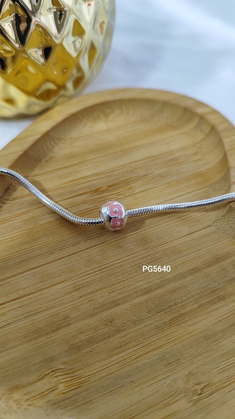 Berloque Bolinha com Varias Flores Rosa - BANHADA NO PRATA