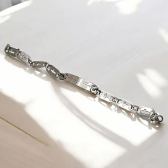 PULSERA CRUCES CALADAS