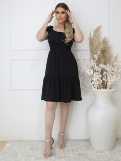 Vestido Curto Liso Moda Feminina com Manga e Forro Bojo Design Delicado Sofisticado