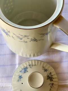 Tetera de porcelana grande impecable en internet