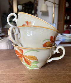 Taza inglesa con flores