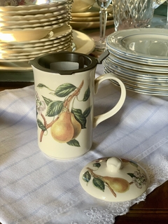 Mug ingles con filtro colador y tapa Royal Creamware - El Inglés