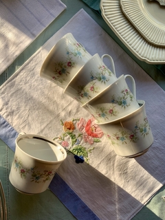 Taza tipo jarrito de porcelana de té. Polonia - tienda online