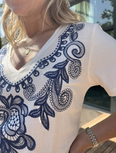 T-Shirt Bordada Renda Moisés (Esgotada) - comprar online