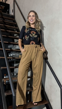 T-Shirt Bordada Flor Gotas - comprar online