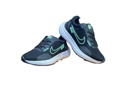 NIKE ZOOM