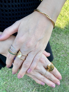 Bracelete entrelace na internet