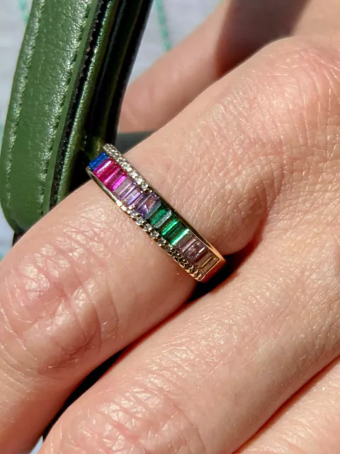 Anel cravejado de baguete color