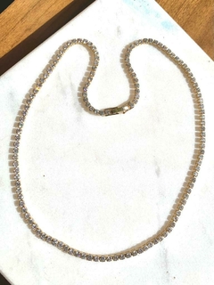 Choker Riviera na internet