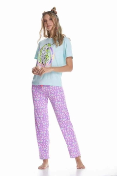 Conjunto pantalón savage morado animal print camisa verde menta estampada SAVAGE