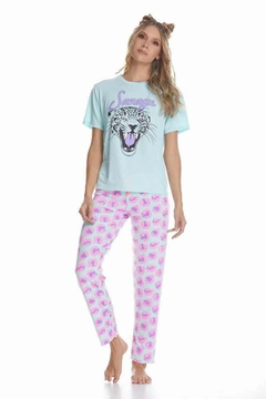 Conjunto pantalón savage animal print fucsia y morado camisa verde menta SAVAGE