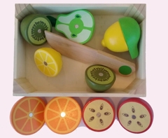 Cajoncito con frutas imantadas - Juguetes.Kusi