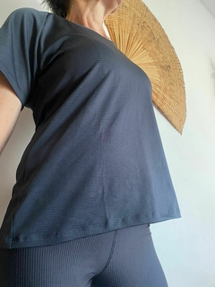 Remera Simona Gris Topo en internet