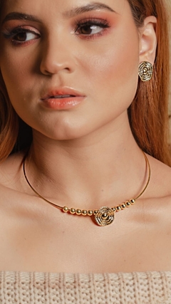 Brinco Esfera Trabalhada Banhado a Ouro 18k - comprar online