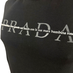 Camiseta da Prada na internet