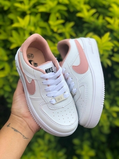Nike Air Force Infantil na internet