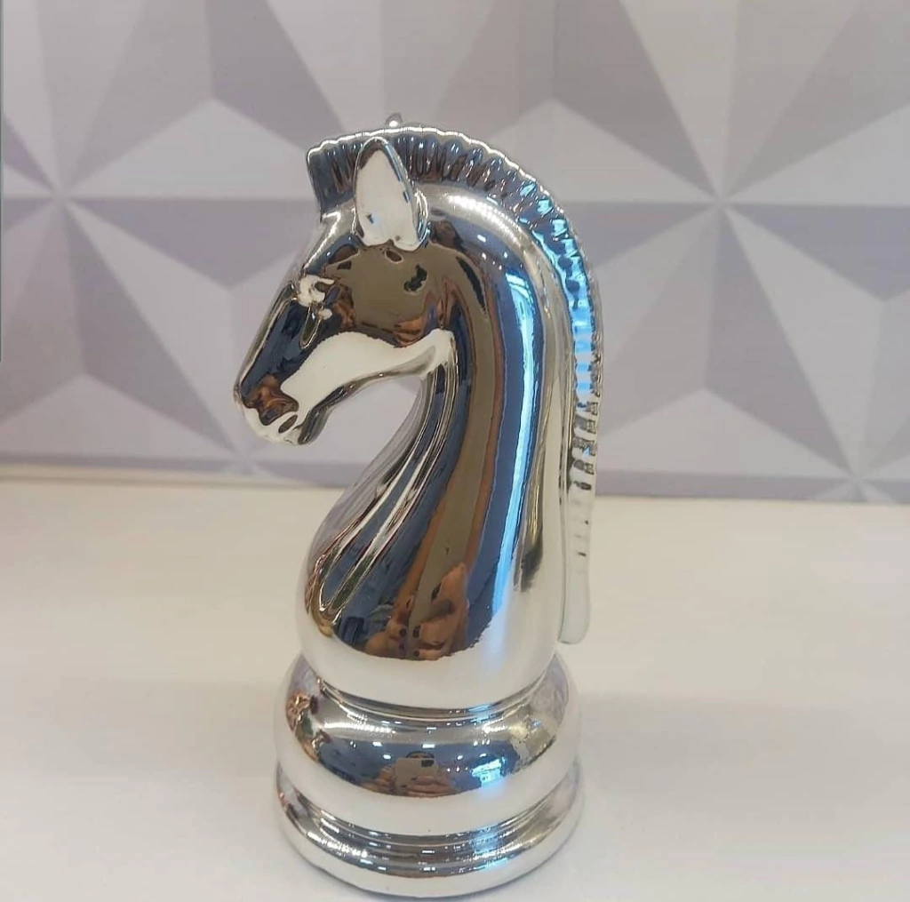 Cavalo Decorativo Prata Xadrez 16cm