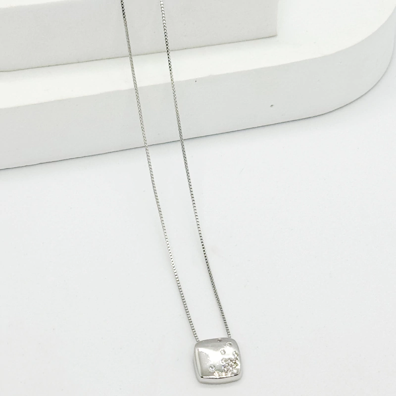 Colar Pingente Cravejado Cristal - Prateado
