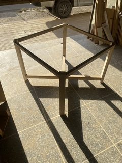 Base en madera maciza Petiribi modelo Tokio elevada. 25% OFF en efectivo. en internet