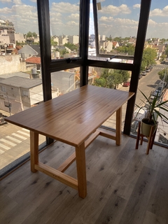 Mesa modelo Campo Base Paraiso con tapa Eucalipto 160x80 20% de descuento en efectivo.