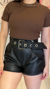 Short couro fake