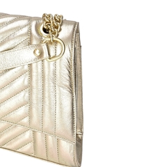BOLSA EM COURO LEGÍTIMO METELASSÉ TRANSVERSAL E DE MÃO PARIS DOURADO na internet