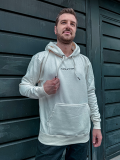 CANGURU MOL FC SIGNATURE OFF WHITE ( VLBL02006521 ) VOLCOM - comprar online
