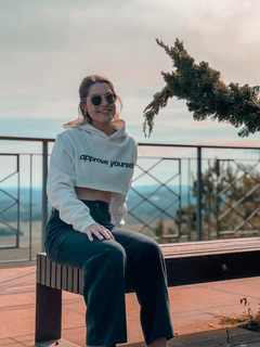 MOLETOM CROPPED APPROVE YOURSELF OFF WHITE ( 7750 ) APPROVE - Loja Libertá