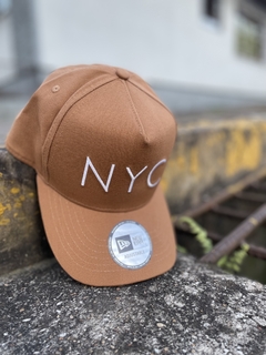 BONE 940 AF SN NYC TAN KAQUI ( NEV17BON400 ) NEW ERA