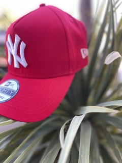 BONE 940 AF SN NEYYAN SCA VERMELHO TAM: UNICO ( MBV24BON099C ) NEW ERA - comprar online