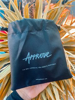 CARTEIRA CLASSIC APPROVE PRETA ( 6777 ) APPROVE na internet
