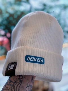 GORRO WINTER SPORTS BRANDED WHI BRANCO UNICO ( NEI24HEA018C001 ) NEW ERA - comprar online
