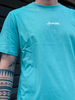 CAMISETA BOLD APPROVE RESORT TURQUEZA ( 7473 ) APPROVE na internet