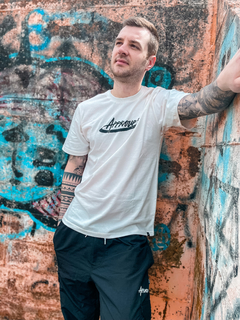 CAMISETA BOLD SPARE OFF WHITE C/ PRETO ( 6656 ) APPROVE