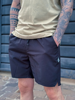 SHORTS SOLID STONE PRETO ( VLBM04003102 ) VOLCOM