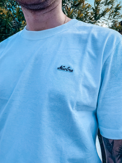 CAMISETA CORE NE BRANCO ( NEV24TSH006C ) NEW ERA - comprar online