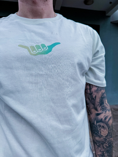 CAM SILK MC LOGO 90 OFF WHITE ( HLTS01055322 ) HANG LOOSE na internet
