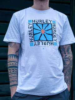 CAMISETA SILK FLOWER BRANCA ( HYTS01069701 ) HURLEY