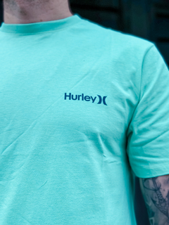 CAMISETA SILK ORIGINALS MENTA ( HYTS01069131 ) HURLEY na internet