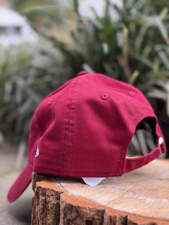 BONE 920 ST PERMANENTE NEYYAN CAR VERMELHO ESCURO UNICO ( MBPERBON461 ) NEW ERA - comprar online