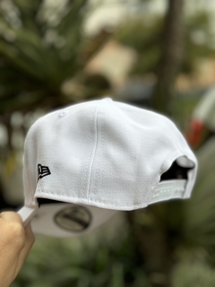 BONE 940 AF LOSDOD WHITE BRANCO UNICO ( MBV23BON091 ) NEW ERA na internet
