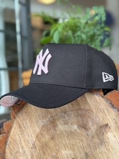 BONE 940 AF SN NEYYAN BLK PRETO UNICO ( MBV24BON095 ) NEW ERA
