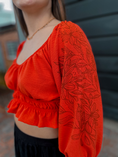 BLUSA CROPPED MANGA FLORAL CORAL ( 17903 ) TRI CATS - comprar online