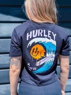 CAMISETA SILK SMILLE FEM PRETA ( HYTS01072902 ) HURLEY YC - comprar online