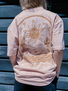CAMISETA SILK MC STONES THROW FEM ROSA ( VLTS01049810 ) VOLCOM YC na internet