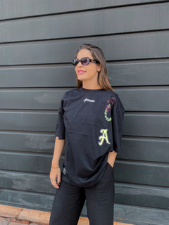 CAMISETA OVERSIZED NEW AESTHETIC PRETA ( 6756 ) APPROVE - comprar online